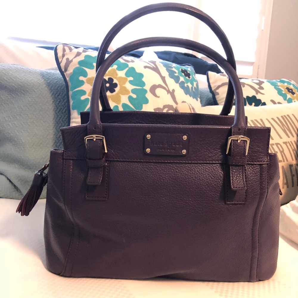 KATE SPADE Addison Cheltenham Pebbled Leather Shoulder Bag in Eggplant/PURPLE